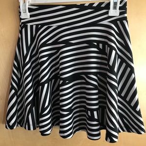 FOREVER 21 Black/white skater skirt